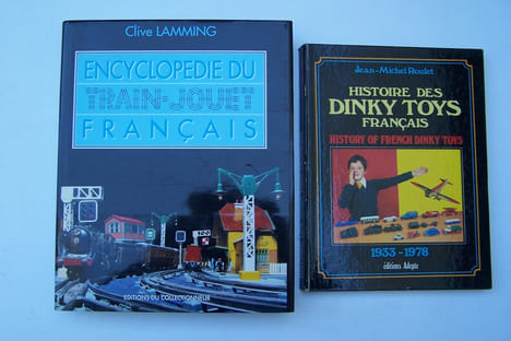 JOUETS, MODELES REDUITS: L'année automobile des modèles réduits Volumes 1, 2 et 3, EDITA-VILO, 1982, 1983, EDITIONS 24 Heures, 1984.
Dominique ...
