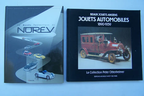 JOUETS, MODELES REDUITS: L'année automobile des modèles réduits Volumes 1, 2 et 3, EDITA-VILO, 1982, 1983, EDITIONS 24 Heures, 1984.
Dominique ...