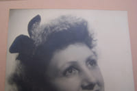 Maryse Bastié: Deux Photographies de l'aviatrice.
