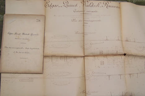 PLANS: Croiseurs Cuirassés EDGARD-QUINET, WALDECK-ROUSSEAU. 1906. Plan des aménagements: Pont supérieur(Spardeck° 1er Pont (Gaillards). Coupe ...