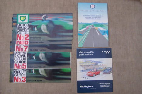 AUTODROMES, CIRCUITS DE COURSE AUTOMOBILE: Roger DARTEYRE: circuit de Francorchamps et trente années de courses, De Lannoy Editeur, vers 1954. CIRCUIT ...