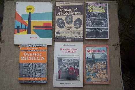 AUTOMOBILE: USINES: Sylvie SCHWEITZER: Des engrenages à la chaîne, les usines Citroën 1915-1935, Presses Universitaires de Lyon, 1982. Alain JEMAIN: ...