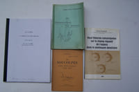 UFOLOGIE, SOUCOUPES VOLANTES: ISNOMIS: Les soucoupes volantes, leur provenance, leur but, Aryana, 1954. Genevieve VANQUELEF: OVNI: expérimentations très spéciales, 1988. Pierre POUQUET: Neuf théories concordantes sur le champ répulsif de l'espace dans le continuum densitaire, 1991. Jean du RUSSAC: Le chomage et les extra-terrestres. Conte moderne pour voir les OVNIS avec des yeux nouveaux.