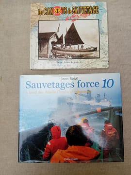 SAUVETAGE EN MER: Jean-Yves BROUARD: Les canots de sauvetage de chez nous, MDM, ETAI, 1999. René MARTIN: Au coeur des tempêtes, Marines édition, 1999. ...