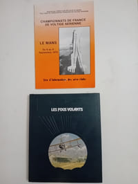 VOLTIGE, ACROBATIE AERIENNE: Michel DETROYAT: Pilote d'acrobatie, Hachette, 1957. Tu seras aviateur, Les Editions de France, 1938. Paul MAGNERON: Michel Détroyat Ecuyer du Ciel, André Martel, 1957. Jacques BOTHELIN: Danse avec lke ciel, en vo; avec la Patrouille Adecco, Le Cherche Midi, 1997. Neil WILLIAMS: Aerobatics, St. Martin's Press, 1979. Manuale di volo del velivolo Z 526 F. 20e anniversaire de l'Equipe de Voltide de l'Armée de l'Air EVAA 1968-1988. Programme du 7e Championnat du monde de voltige aérienne, Salon de Provence. Championnats de France de voltige aérienne, LE MANS, Du 6 au 9 Septembre 1979. Paul O'NEIL: Les fous volants, Time Life, 1981.