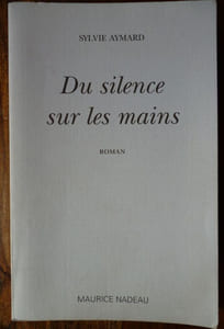 Du silence sur les mains