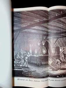 L'encyclopédie de Diderot et D'Alembert.