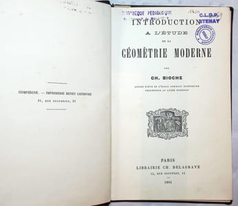 Introduction à l'étude de la géométrie Moderne. 