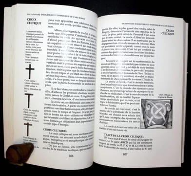 Dictionnaire Énergétique et symbolique de l'Art Roman. Le symbole est vivant. . BONVIN (Jacques)