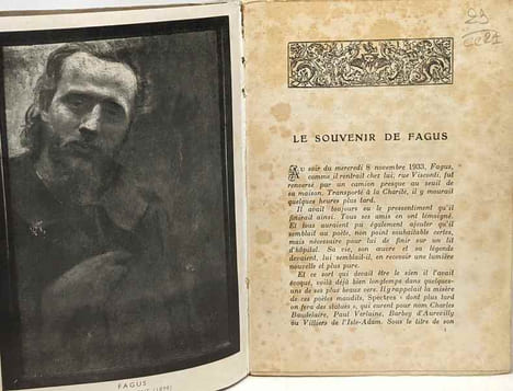 Le divan 50 lettres de Fagus avec un portrait par Frédéric Front. Front Frédéric