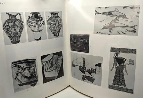 Les ivoires mycéniens - essai sur la formation d'un art mycénien + Catalogue des ivoires mycéniens du musée national d'Athènes - bibliothèque des ...