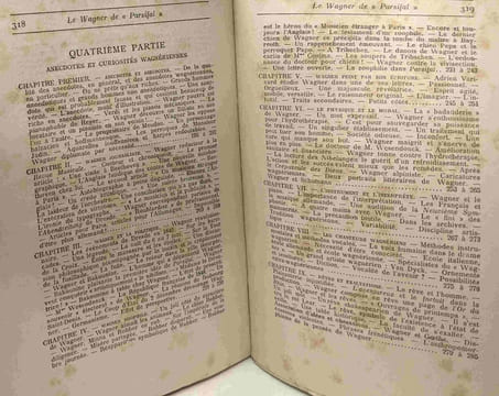 Le Wagner de "Parsifal". Orné de planches hors-texte reproduisant les Décors et Costumes créés pour les représentations de "Parsifal" données à ...