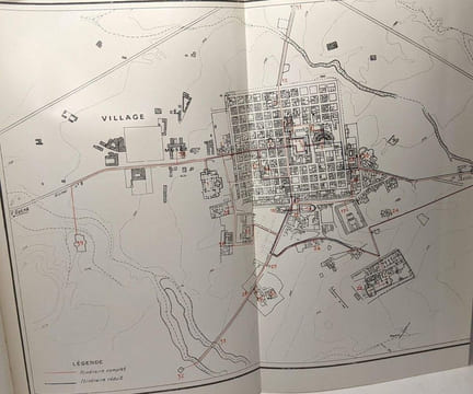 Visite à Timgad. Lassus Jean