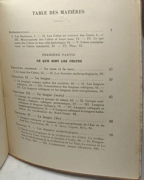 Les Celtes et l'expansion celtique jusqu'à l'époque de la Tène + Les Celtes depuis l'époque de la Tène et la civilisation celtique / L'évolution de ...