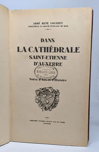 Dans la cathédrale saint-etienne d'auxerre