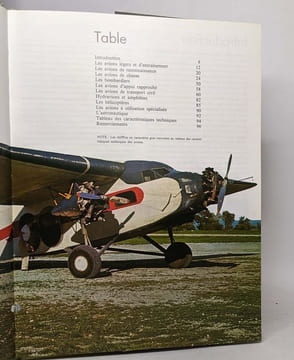 Les avions une histoire de l'aviation moderne entièrement illustrée en couleurs. Mondey David