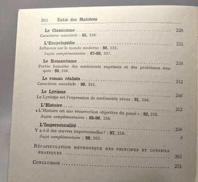 La dissertation française 1- auteurs et genres littéraires. Thoravala
