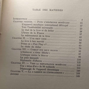 La bataille de l'or: L'appareil monétaire détraqué - Le duel de la livre et du dollar - L'attaque contre le bloc-or - Un plan de restauration monétaire