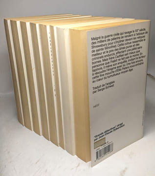 8 livres: Le pèlerin de la haine La mort de Rainbow Un bénédictin pas ordinaire L'apprenti du diable La confession de frère Haluin La rançon du mort ...