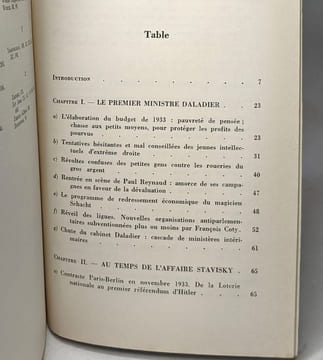 Les Responsabilités des dynasties bourgeoises tome V de Hitler à Pétain. E. Beau de Loménie