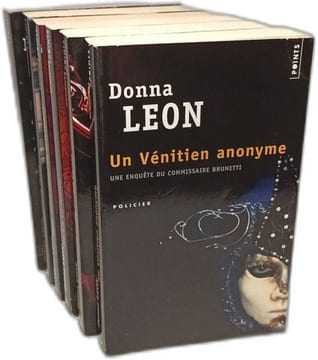 Requiem pour une cité de verre + Brunetti et le mauvais augure + L'affaire Paola + Deux veuves pour un testament + Mort à la Fenice + L'inconnu du ...