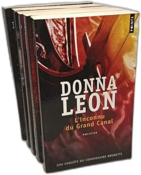 Requiem pour une cité de verre + Brunetti et le mauvais augure + L'affaire Paola + Deux veuves pour un testament + Mort à la Fenice + L'inconnu du ...