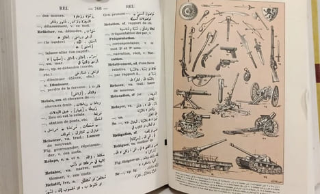 Belot Classique: Petit Dictionnaire français-arabe illustré. Collectif
