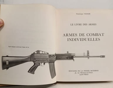 Le livre des armes: Armes de combat individuelles - TOME TROIS