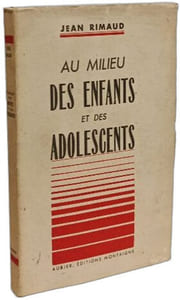 Au milieu des enfants et des adolescents