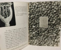 La vie cach&eacute;e des fleurs. R.-H. Noailles (photographies)  J.-M. Guilcher (texte)