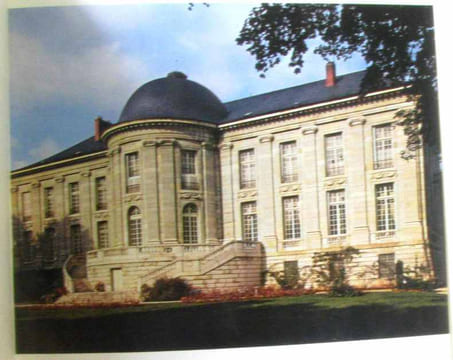 De l'intendance de Franche-Comté à la Préfecture du Doubs et de la région. COURTIEU Jean Gérard MOYSE Et Lyonel ESTAVOYER