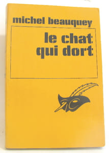 Le chat qui dort