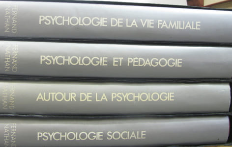 Encyclopédie de la psychologie en 4 volumes - psychologie sociale - autour de la psychologie - psychologie et pédagogie - psychologie de la vie familiale