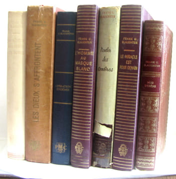 (lot de 7 livres) L'homme au masque blanc opération épidémie - les dieux s'affrontent - un médecin pas comme les autres - bois d'ébène l'enfer des ...