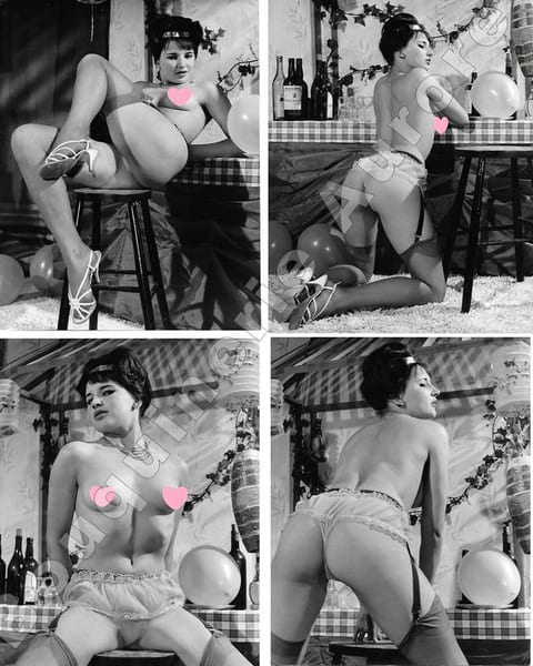 Superbe brune aux seins nus, assise sur un tabouret de bar.4 Photographies originales en tirage argentique.. Fonds de la c&eacute;l&egrave;bre revue de Charme ...
