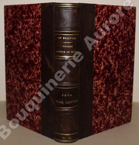 Voyage autour du monde Java - Siam - Canton. Ouvrage enrichi d'une grande carte spéciale et de quatorze gravures-photographies par Deschamps. Sixième édition.