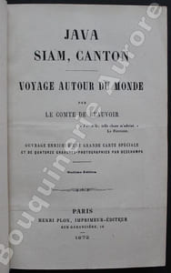 Voyage autour du monde Java - Siam - Canton. Ouvrage enrichi d'une grande carte spéciale et de quatorze gravures-photographies par Deschamps. Sixième édition.