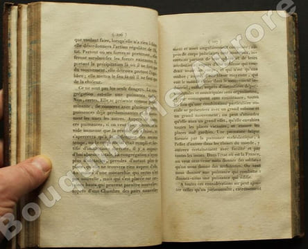 Mémoire à consulter sur un Système Religieux et Politique, tendant à renverser la religion, la société et le trône.. MONTLOSIER (M.  le Comte de).