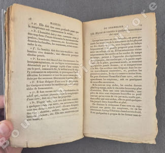 Manuel du Sommelier, ou instruction pratique sur la manière de soigner les vins ; contenant la Théorie de la Dégustation, de la Clarification, du Collage et de la Fermentation secondaire des vins ; les moyens de prévenir leur altération et de les rétablir lorsqu'ils sont dégénérés ou naturellement défectueux, de distinguer les vins purs des vins mélangés, frelatés ou artificiels, etc. ; suivi du tarif des droits de mouvement, d'entrée, d'octroi, de vente au détail et de douanes, des prix de location, etc., que l'on paye à l'entrepôt de Paris, etc. Dédié à M. le Comte Chaptal, Pair de France, Membre de l'Académie des Sciences, auteur de l'ouvrage intitulé : L'Art de faire le Vin.