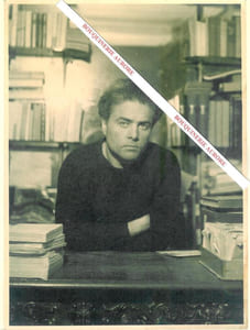 Lettre tapuscrite signée de Pierre Béarn, Homme de lettres, poète, fabuliste, libraire, auteur du slogan " Métro, boulot, dodo ". On y joint une photographie originale de l'auteur dans sa librairie.