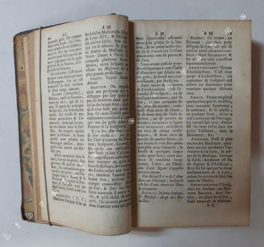 Dictionnaire portatif des beaux-arts, ou Abrégé de ce qui concerne l'architecture, la sculpture, la peinture, la gravure, la poésie et la musique... . ...