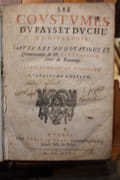 Les Coustumes du Pays et Duché de Nivernois avec les annotations et commentaires de Guy Coquille, Sieur de Romenay. Revu, corrigé et augmenté. 4e édition par COQUILLE, Guy - Image 2