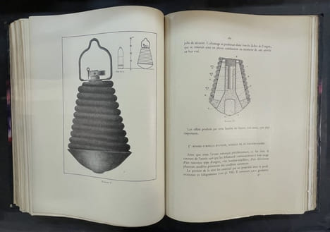 La Croix de guerre de la ville de Paris. Paris pendant la guerre. Le bombardement. L'hommage au général Galliéni. Kling, André ; Florentin, Daniel ; ...