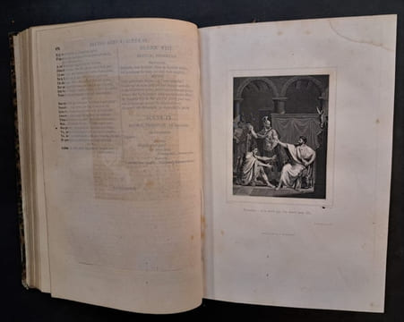 Oeuvres complètes de Voltaire avec des notes et une notice sur la vie de Voltaire. Ornée de 50 gravures [13 volumes]. VOLTAIRE