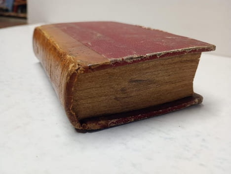 Histoire des révolutions de Suède (2 tomes en un). DE VERTOT abbé