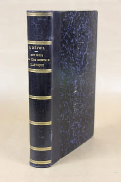 Voyage aux pays çomalis. Dix mois à la côte orientale d’Afrique. La vallée du Darror et le Cap Guardafui. Nouvelle édition avec une carte en couleurs. ...