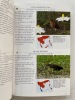 A Photographic Guide to the Birds of Southeast Asia - Including the Philippines and Borneo . Strange Morten