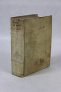 Famiani Stradae romani esocietate iesu de bello Belgico decades duae ab excessu Caroli V. imp., usque ad initia praefectre Alexandri Farnesii Parmae placentiaeque ducis III ad annum 1678 ["sic" pour 1590], Continuatae cum figuris eneis et imaginibus ad vivum expressis nec non iconibus reliquorum in bello actorum & ad Historiam praecipue spectantium denuo de novo correctiores & auctiores excussae. par STRADA (Famiano, sj.) - Image 1