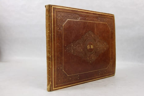 14 vues de Paris lithographiées vers 1850-1860 et remarquablement coloriées, 8 vues et paysages divers mis en couleurs, 6 lithographies coloriées ...