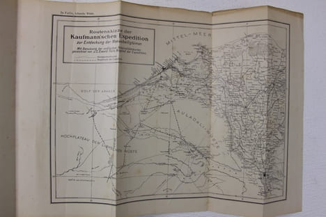 Drei Jahre in der Libyschen Wüste. Reisen, Entdeckungen und Ausgrabungen der Frankfurter Menasexpedition.. FALLS (J.C. Ewald)